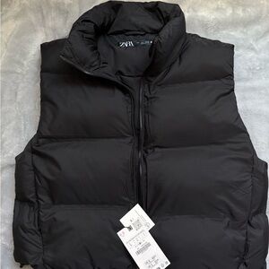 Zara Women's Black Puffer Vest